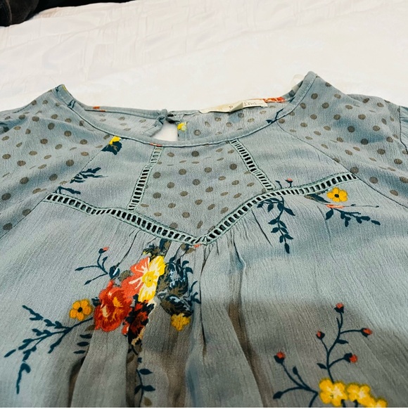 Floral Blue Girl’s Peasant Top - Picture 4 of 7